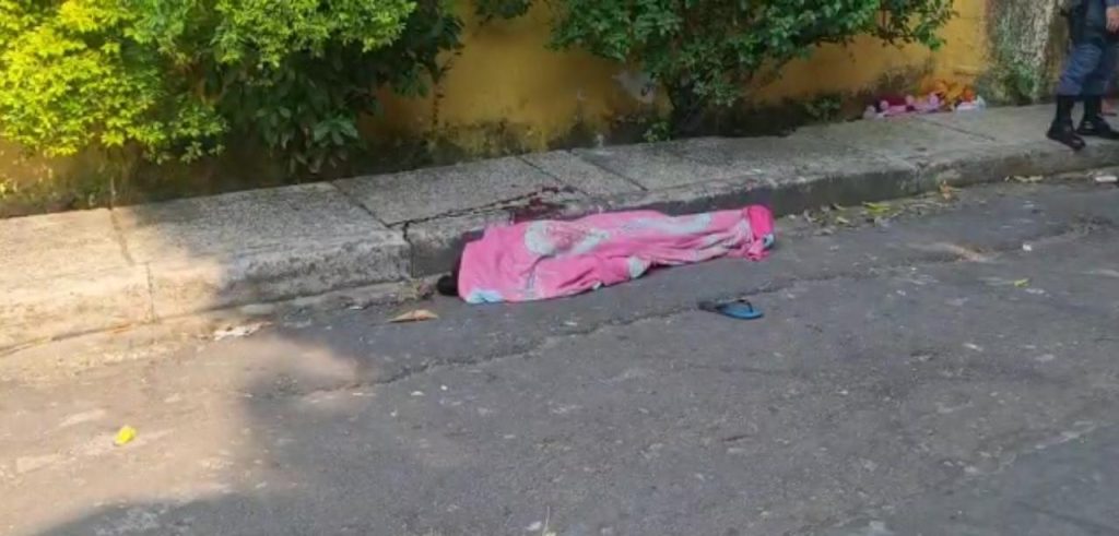 Jovem com tornozeleira eletrônica é executada a tiros no bairro Alvorada 3, em Manaus