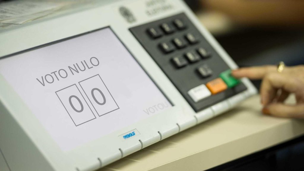 Entenda o que significa votar nulo ou em branco