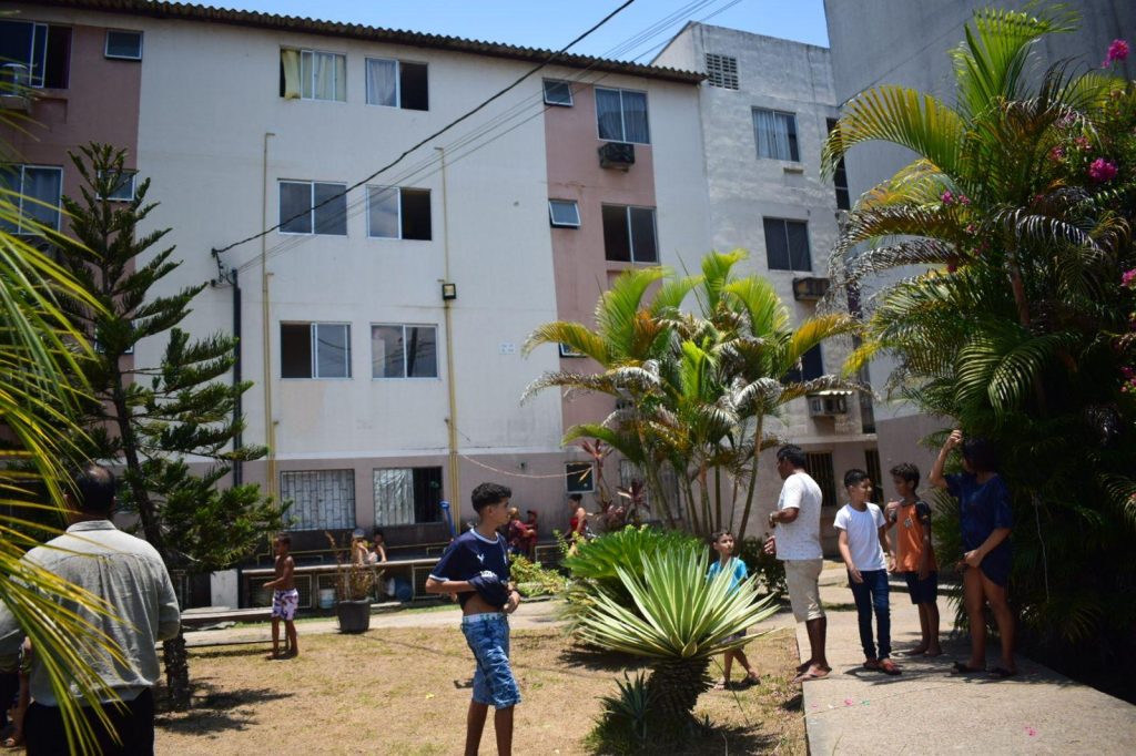 Dano em prédio do Viver Melhor assusta moradores, que precisaram evacuar o edifício