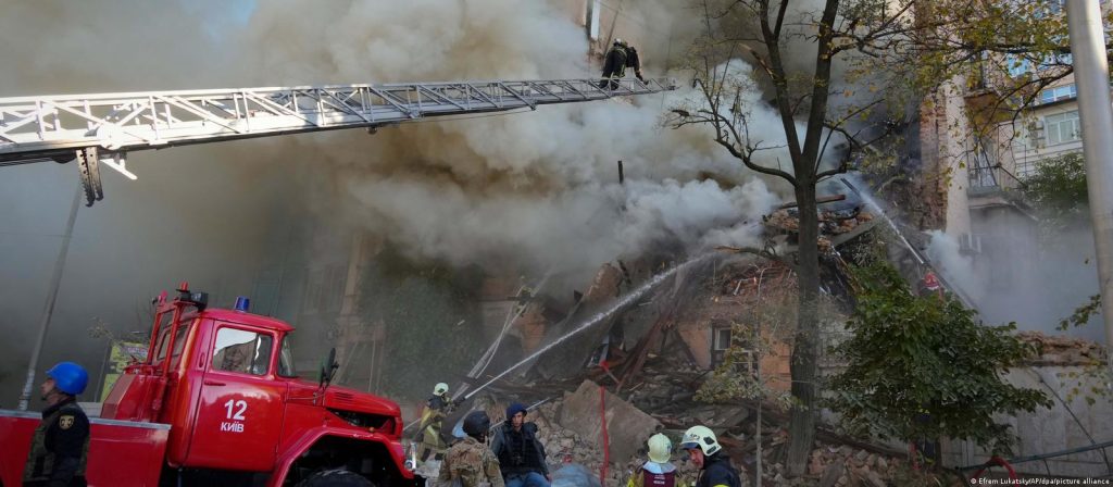 Centro de Kiev sofre ataques de drones kamikazes