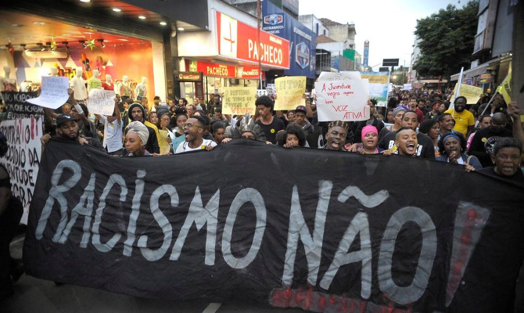 A explosão dos atos racistas no Brasil