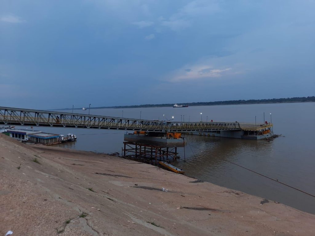 Por conta da estiagem, parte do Porto de Codajás é interditado