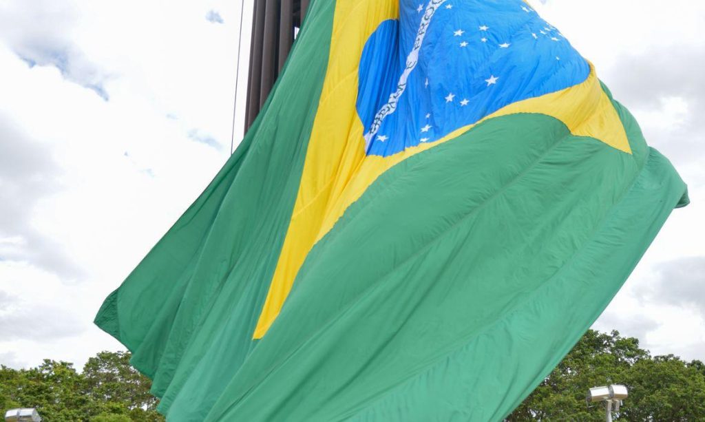Agir pelo diálogo e restabelecer a instituicionalidade