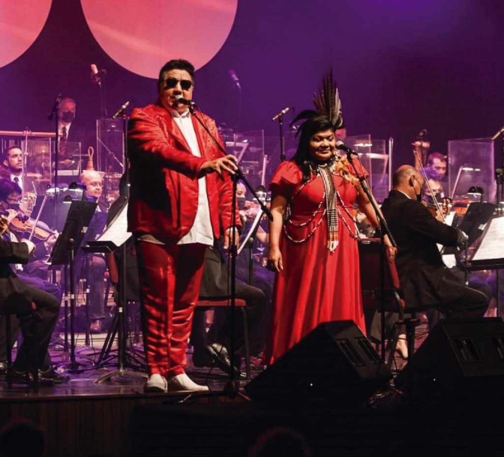 David Assayag e Márcia Siqueira cantam em exposição no Rio de Janeiro