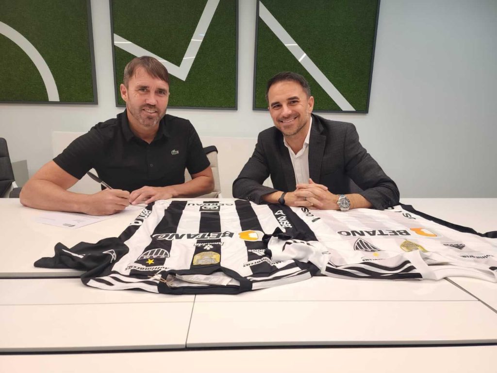 Atlético-MG anuncia Eduardo Coudet