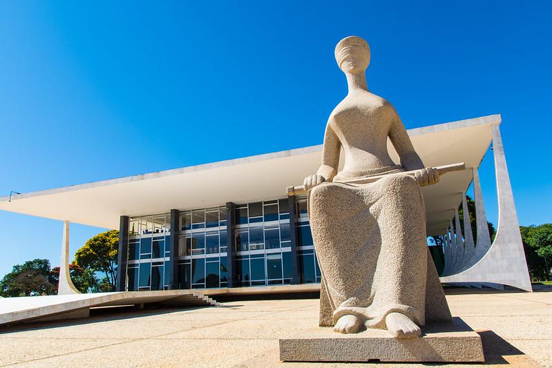 STF suspende julgamento de prisão especial para curso superior