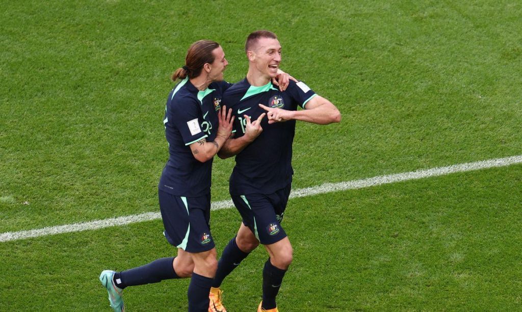 Austrália se reabilita de goleada e vence Tunísia
