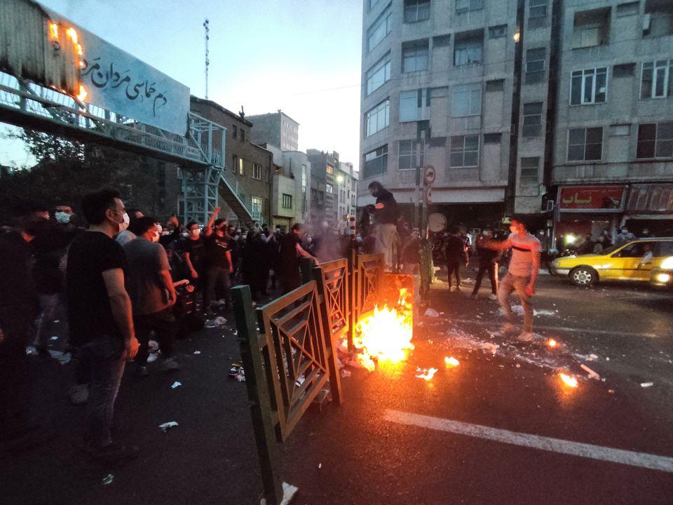 Governo do Irã relata 200 mortos em protestos no país