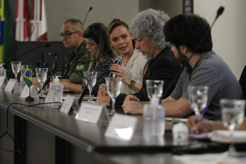 Migrantes e refugiados encontram no segmento de bares e restaurantes esperança de emprego