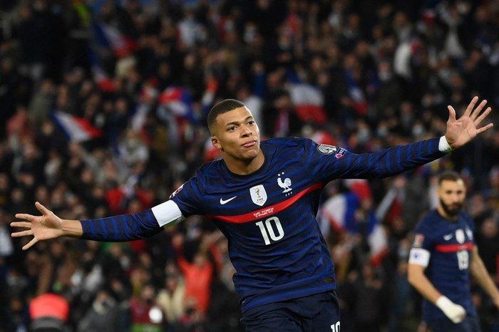 Com cara de final antecipada, Inglaterra e França jogam pelas quartas