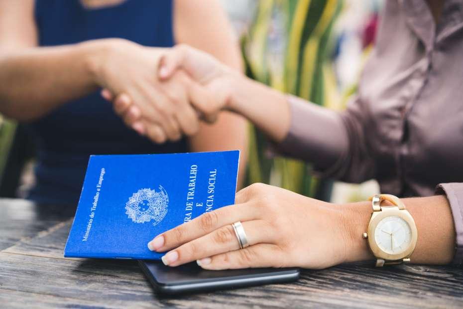 Guia prático para conseguir o primeiro emprego