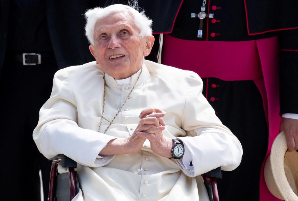 Preparar o funeral de um ex-Papa, uma novidade para o Vaticano