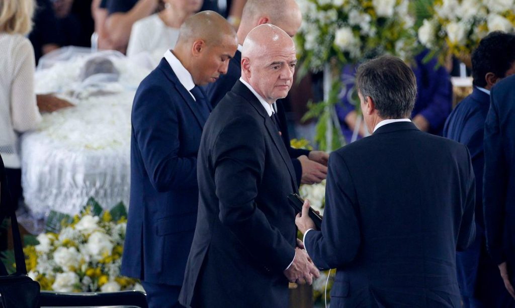Presidente da Fifa cita dom de Pelé ‘tocar corações e emoções’