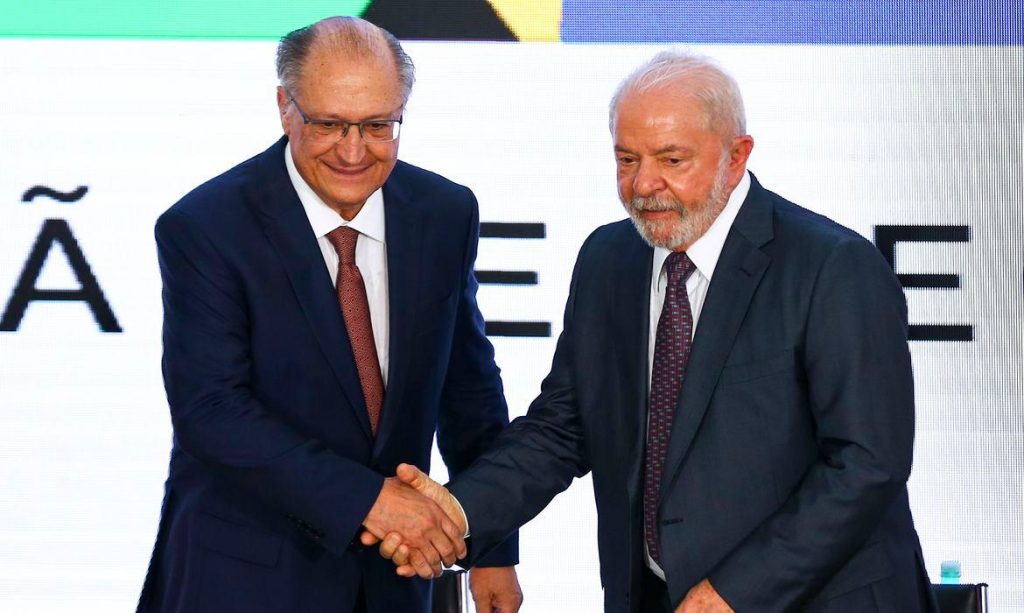 Reforma tributária é fundamental à reindustrialização, diz Alckmin