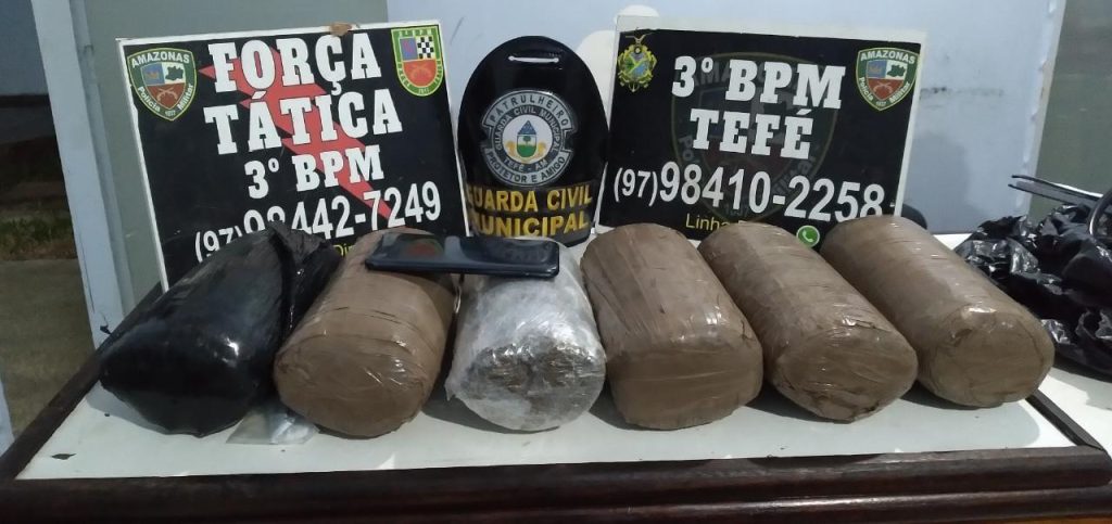 Polícia apreende carga de maconha escondida em mochila no município de Tefé
