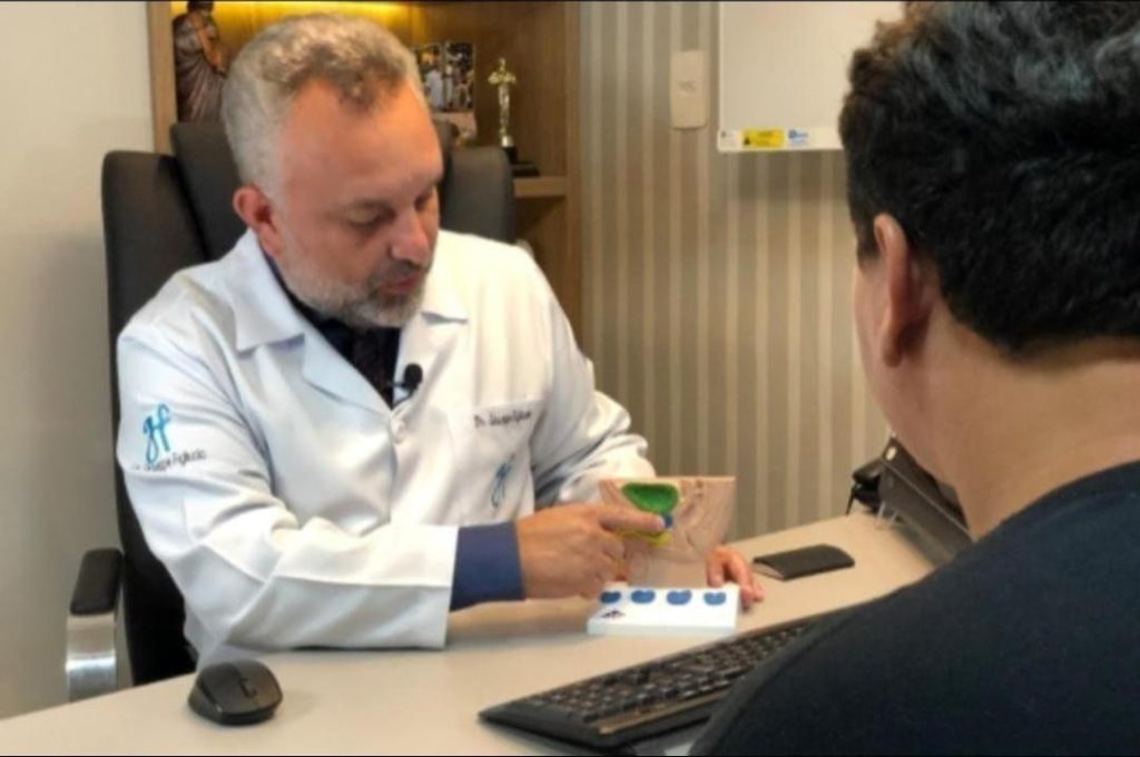Presença de sangue na ejaculação pode estar relacionada às doenças da próstata e cálculos urinários