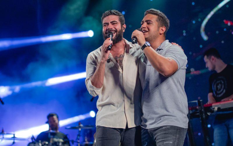 Henrique e Juliano de volta a Manaus