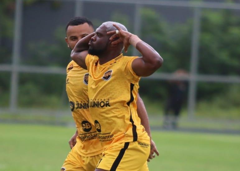 Onça domina Parintins e vence por 3 a 0