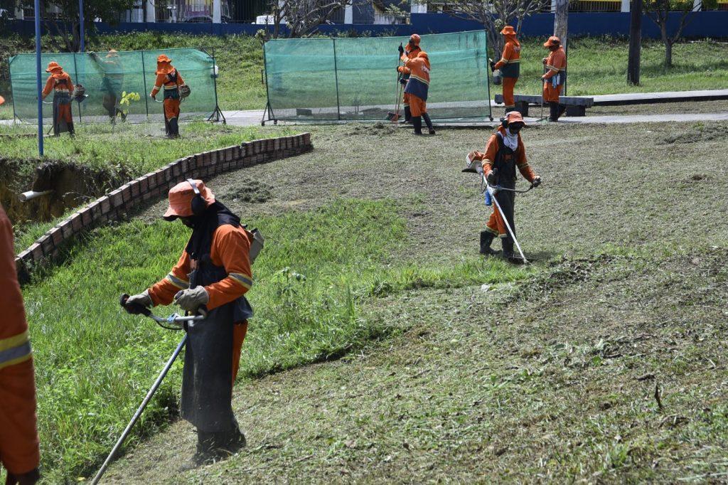 Faar e Semulsp promovem ação de limpeza na Vila Olímpica de Manaus