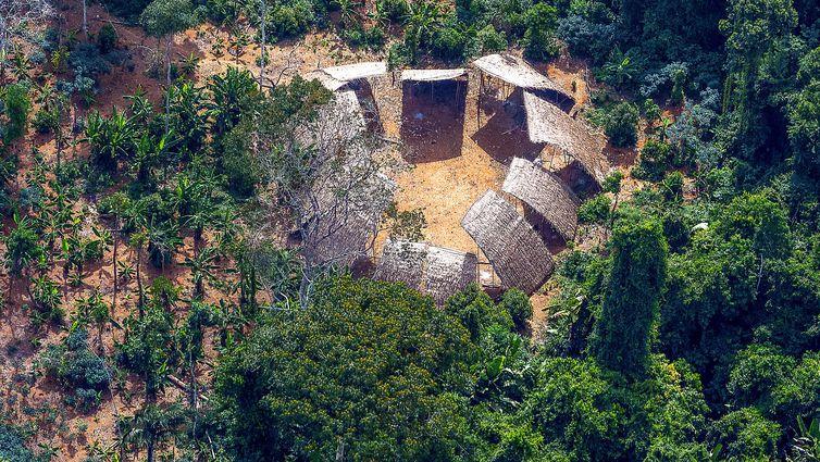 Garimpo ameaça indígenas isolados em área Yanomami