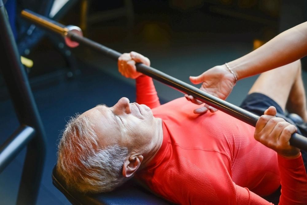 Musculação reduz pressão arterial se praticada com carga moderada a alta
