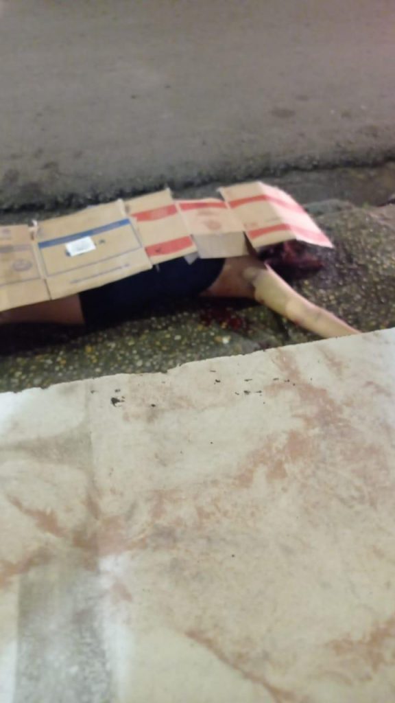 Mulher é assassinada com dez tiros no meio da rua, na Compensa