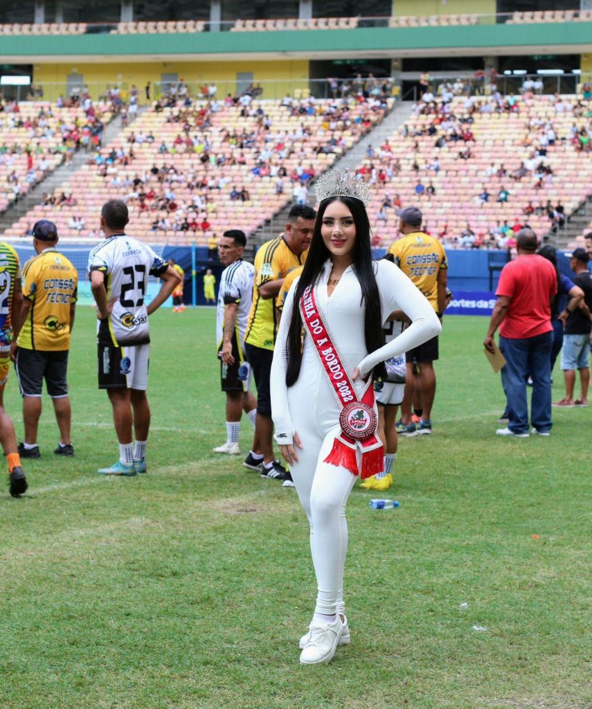 “Estou honrada”, afirma Mariana Barroso ao participar da final do Peladão
