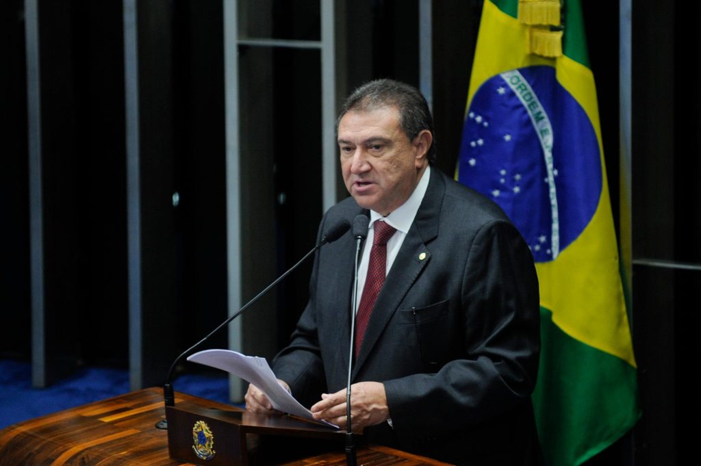 ‘ZFM vive a pior ameaça’, diz Átila Lins