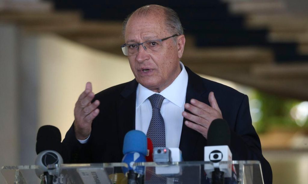 Alckmin diz que reforma tributária tem que ser feita neste ano