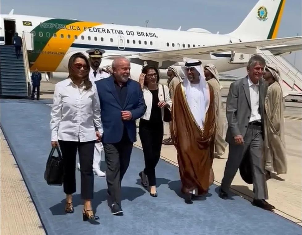 Em Abu Dhabi, Lula negocia acordos comerciais e de meio ambiente