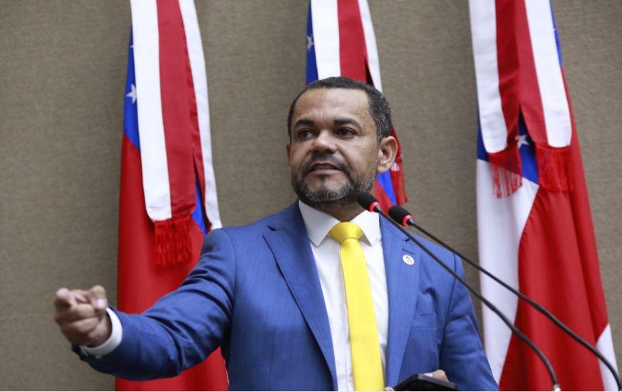 PL  pune político que constranger mulher