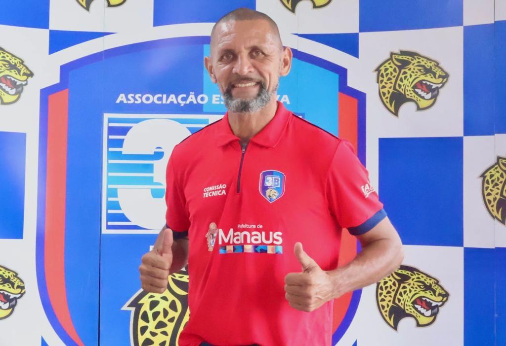 De volta ao comando: Sérgio Duarte é o novo técnico do 3B