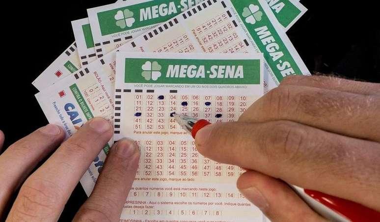 Mega-sena acumula e deve pagar R$40 milhões na terça-feira