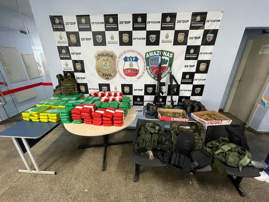Polícia prende dupla e apreende 200 quilos de drogas em flutuante no interior do Amazonas