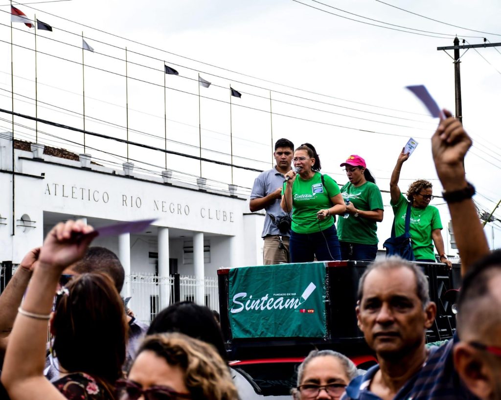 Greve dos professores da rede estadual do AM é aprovada em assembleia