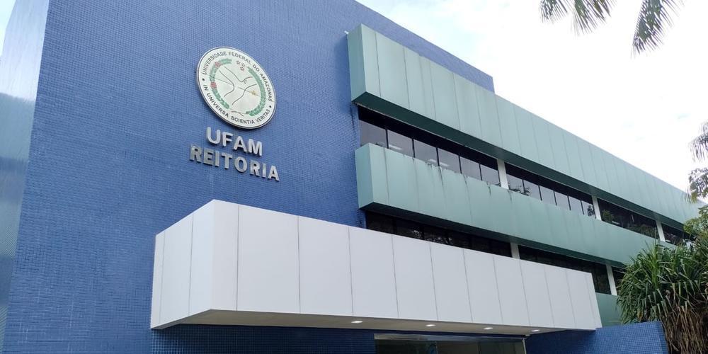 Mulher é acusada de omitir morte do pai para receber pensão da Ufam