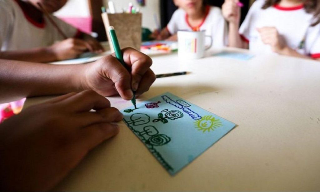 Especialista diz que diálogo é forma de prevenir abuso sexual infantil