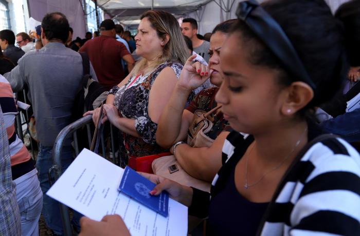 Desemprego é maior entre mulheres e negros, diz IBGE