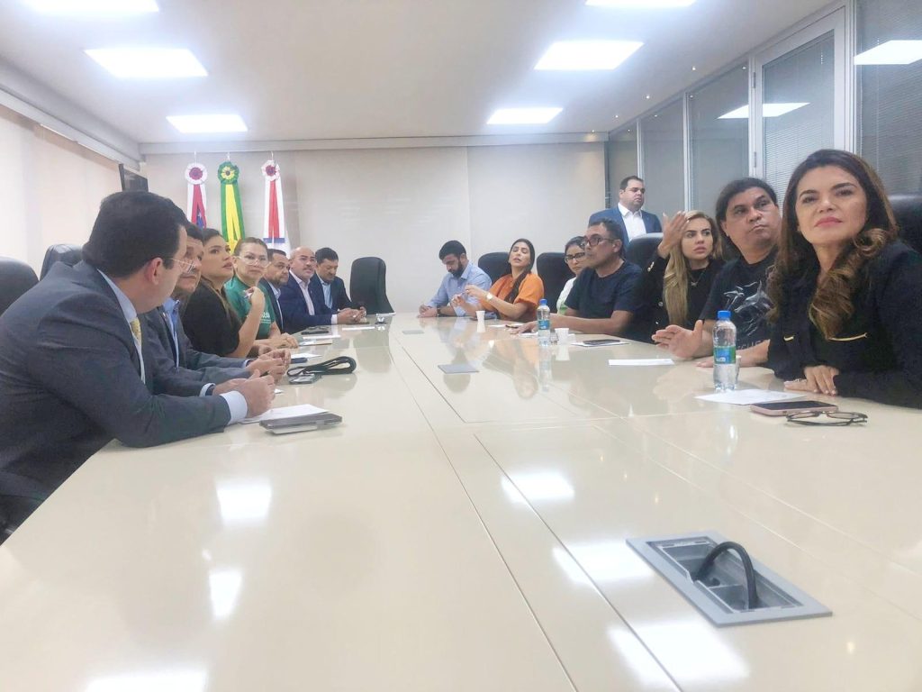 Governo do Estado e servidores da educação não chegam a acordo e greve continua no Amazonas