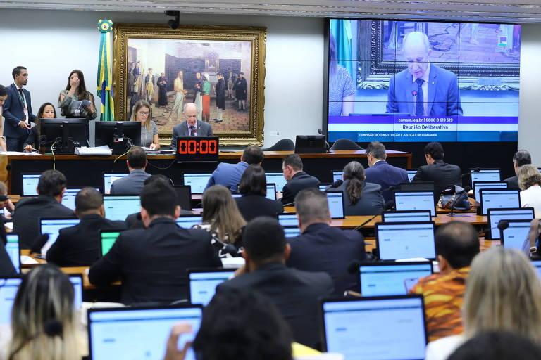 ‘PEC da Anistia’ aos partidos causa retrocesso na luta por igualdade