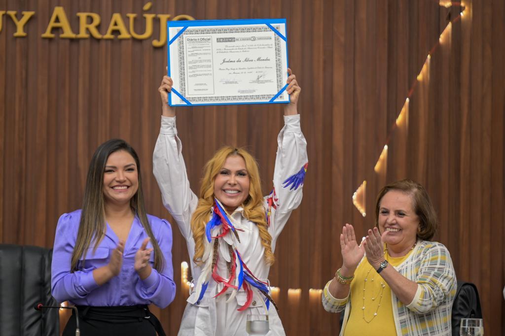 Joelma, do Calypso, é oficialmente reconhecida como Cidadã Amazonense