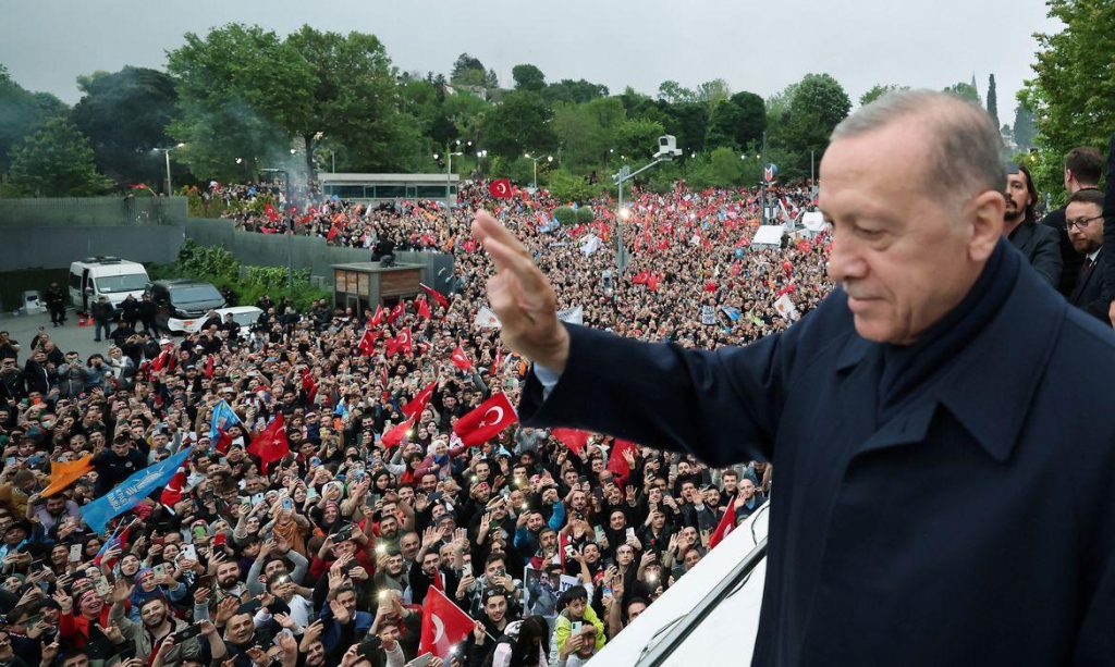 Turquia reelege Tayyip Erdogan para mais cinco anos no poder