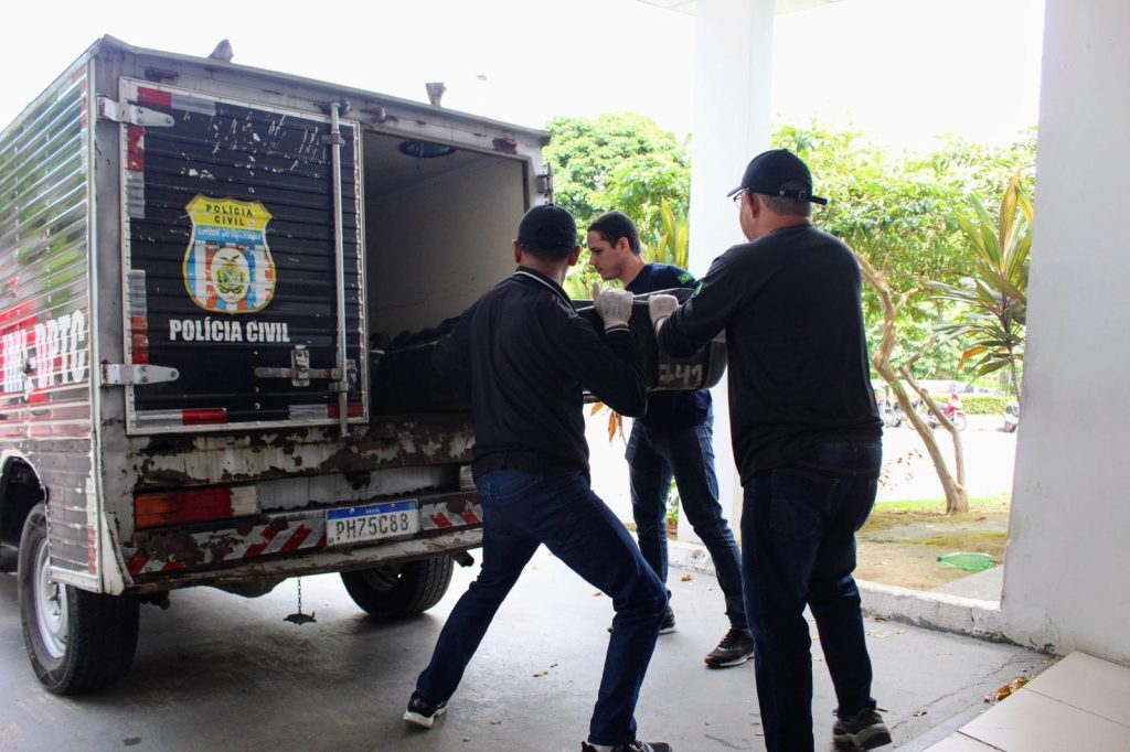Discussão e troca de  tiros acaba em mortes de cabo da PM e sargento da Marinha