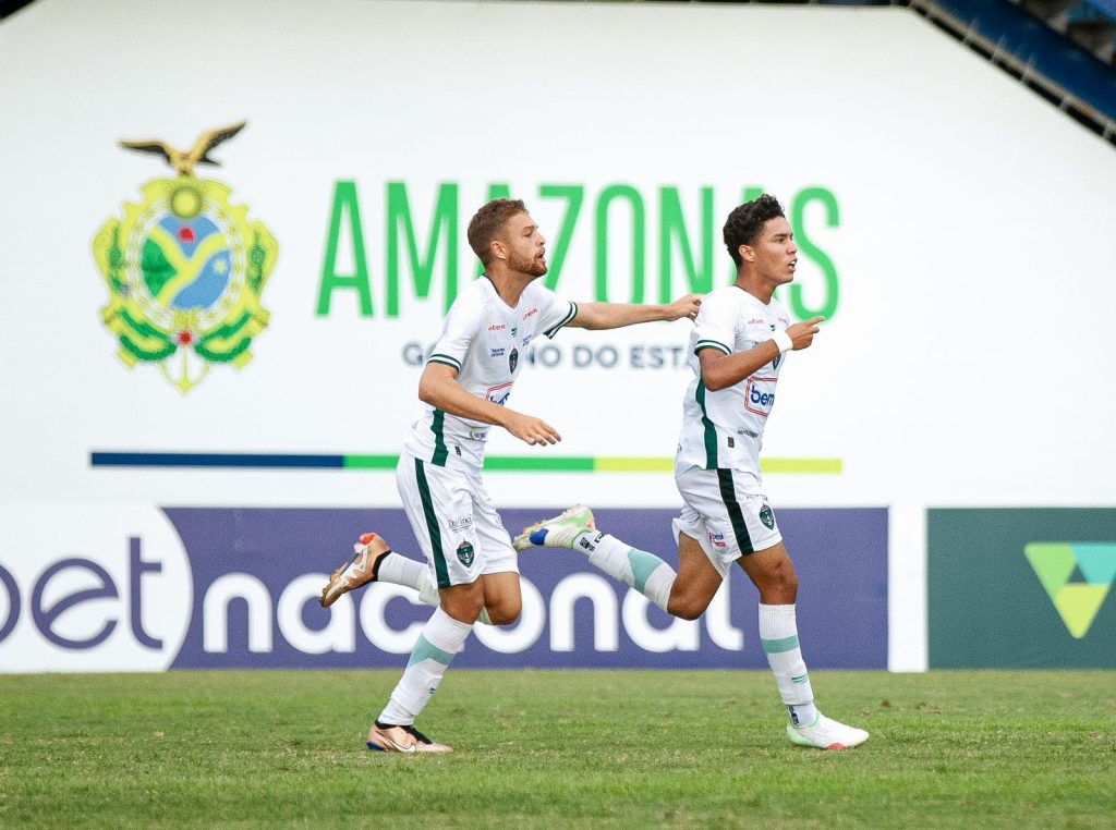 Gustavinho sai do banco, marca e Manaus vence o Volta Redonda