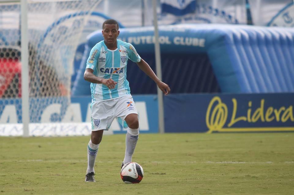 Manaus anuncia lateral-esquerdo Capa para a sequência da Série C