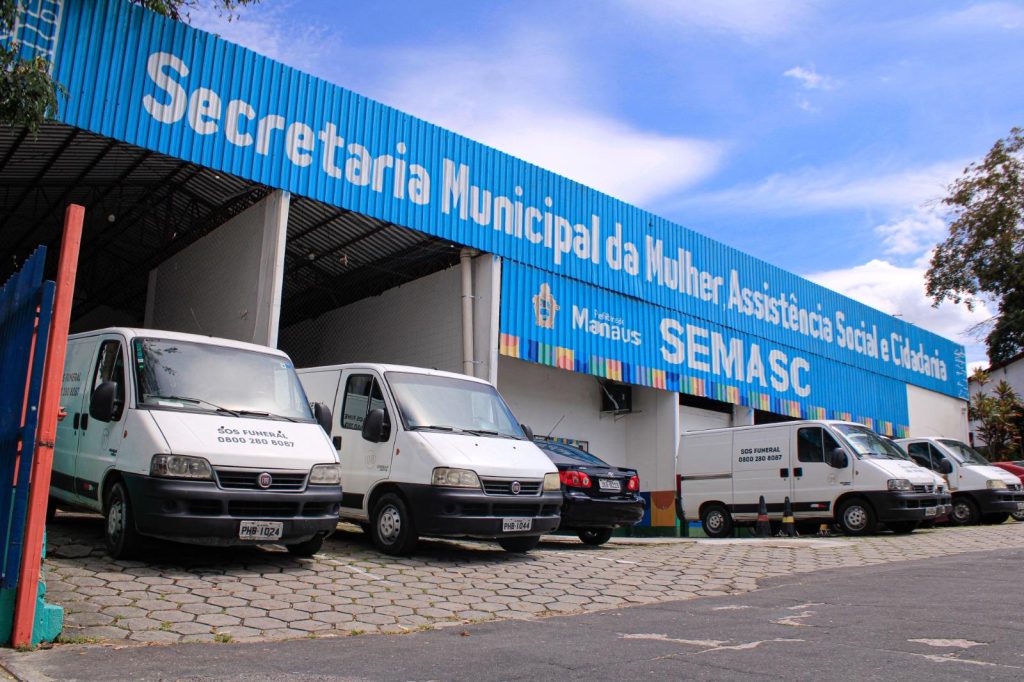 Perfis falsos utilizam fotos de servidores para aplicar golpes, alerta Prefeitura de Manaus