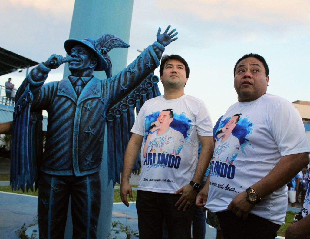 Boi Caprichoso inaugura monumento em homenagem a Arlindo Júnior