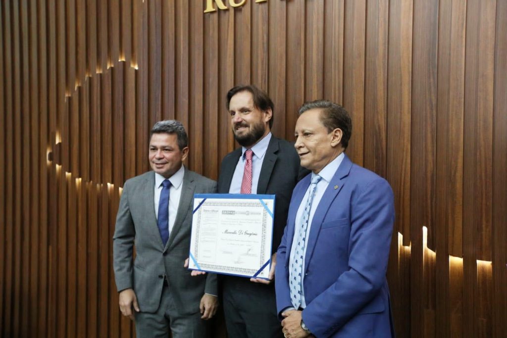 Diretor do Super Terminais recebe título de Cidadão do Amazonas por contribuição ao desenvolvimento
