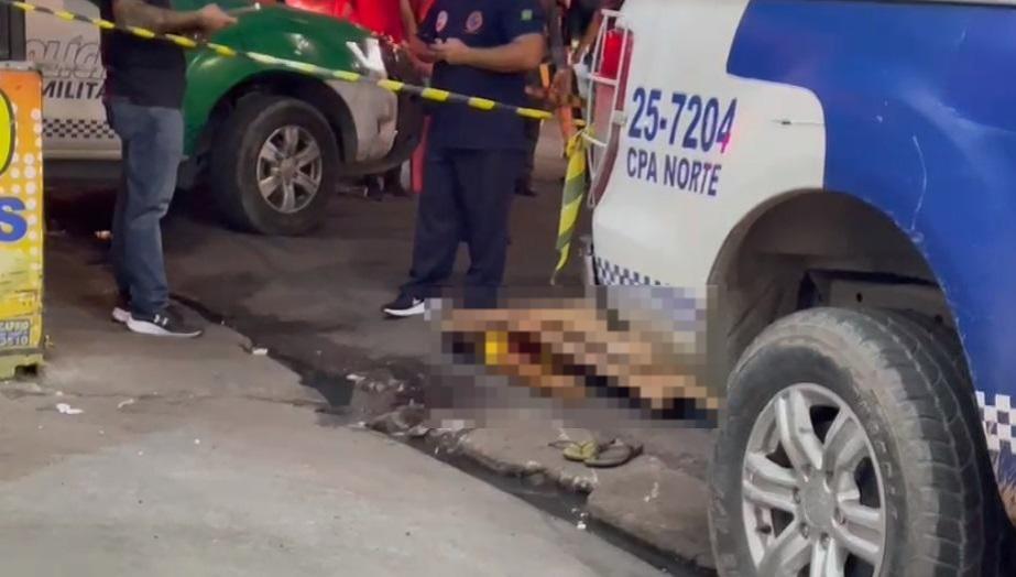 Execução: homem de 27 anos é assassinado com oito tiros no momento em que saía de uma drogaria