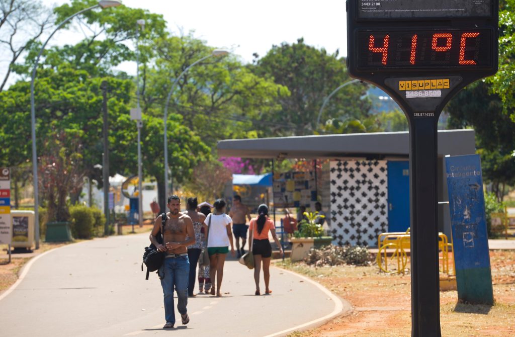 Calor intenso pede mais atenção pública